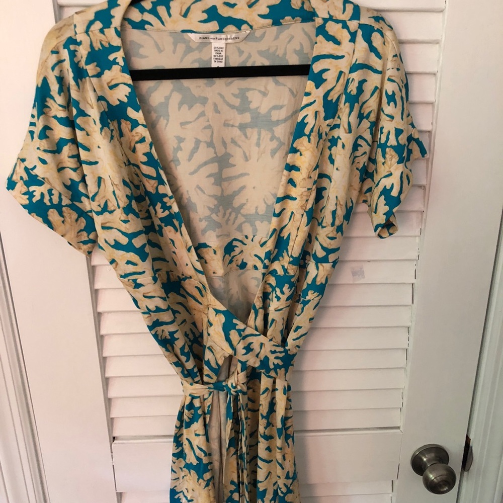 Diane Von Furstenberg Silk Blouse Size 10